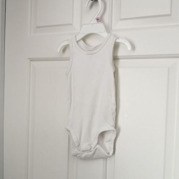 10/$10 H&M ribbed tank onesie 9-12 m - Picture 1 of 4